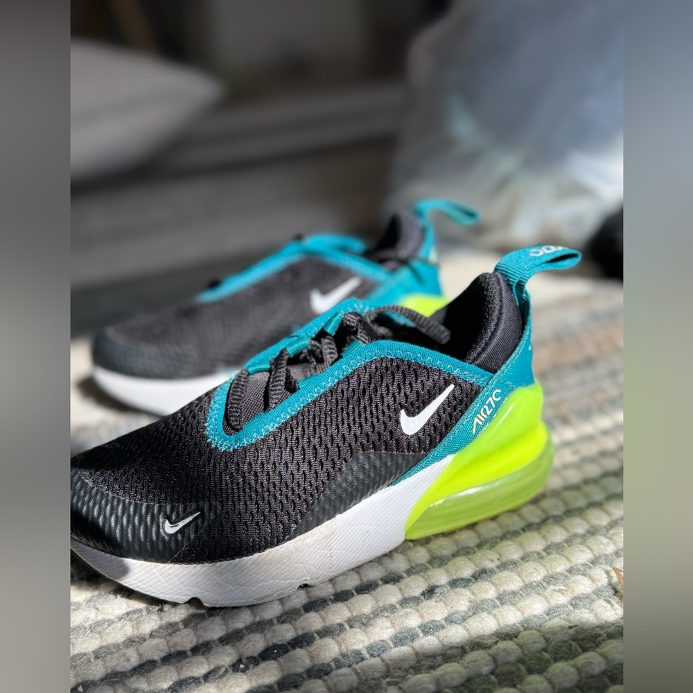 Nike Kids Black and Teal Sneakers